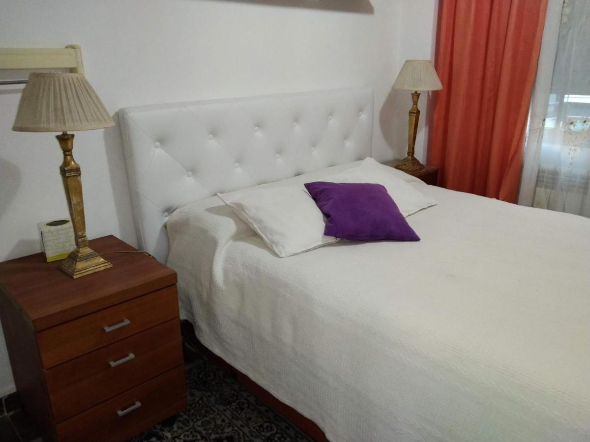 Habitaciones Individuales En Apartamento Madrid Kültér fotó