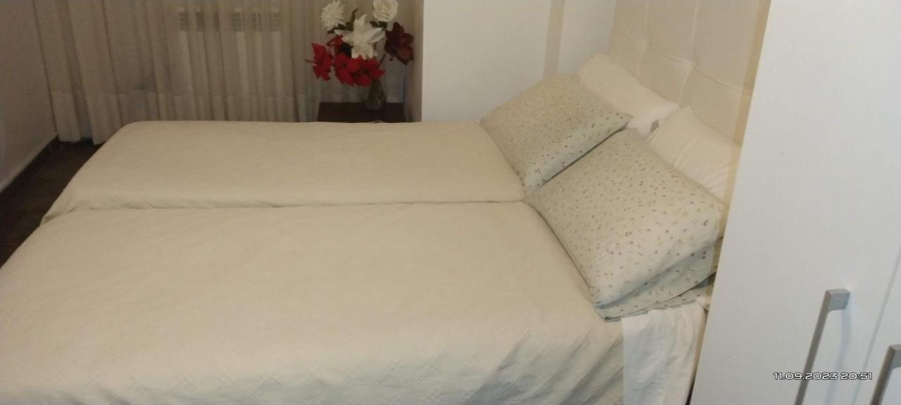 Habitaciones Individuales En Apartamento Madrid Kültér fotó