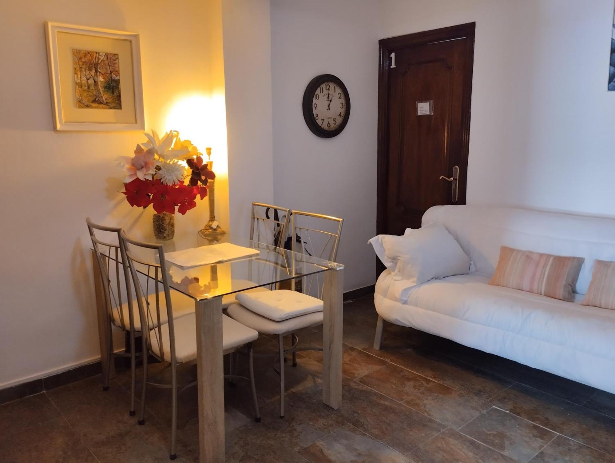 Habitaciones Individuales En Apartamento Madrid Kültér fotó