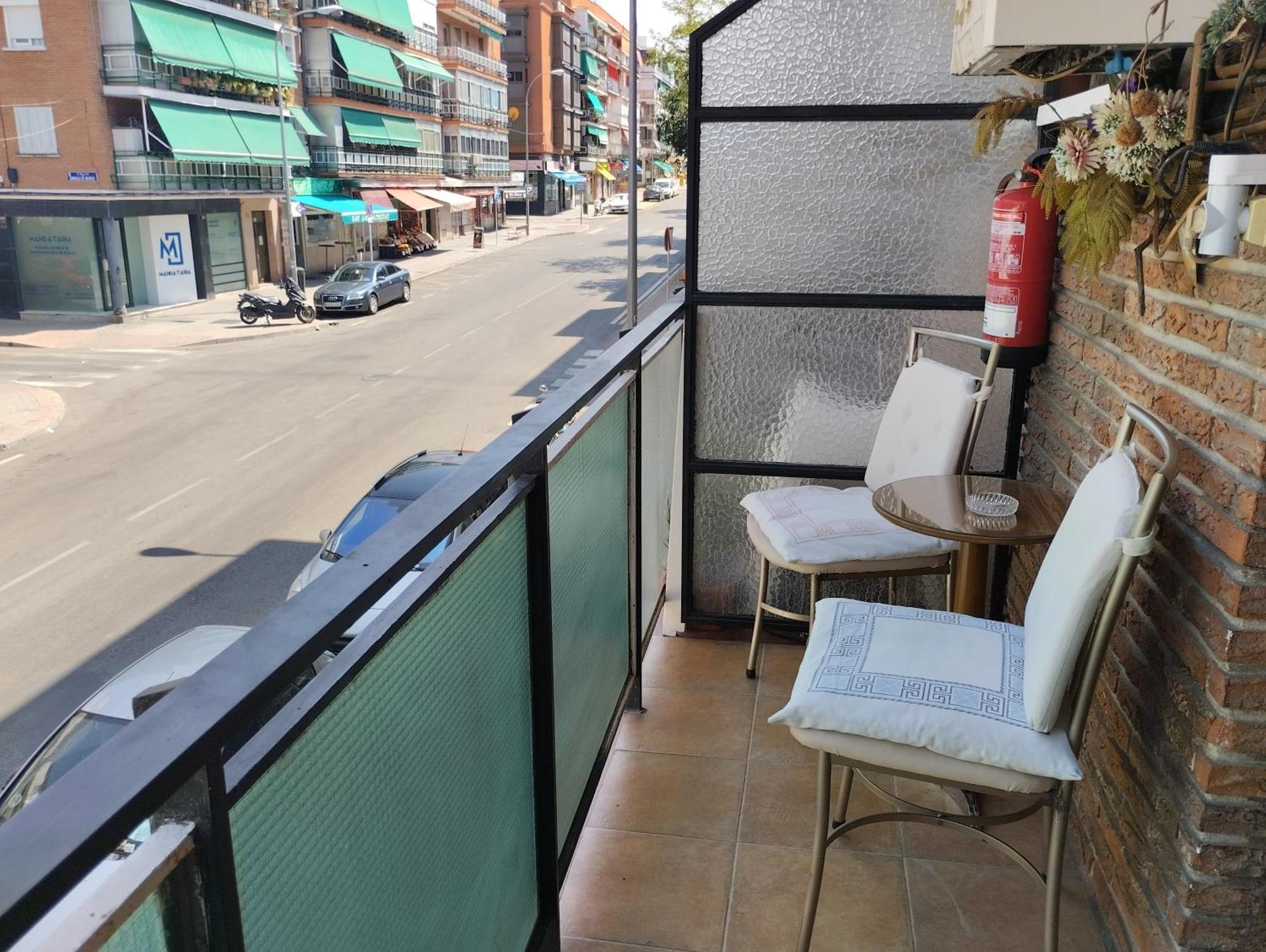 Habitaciones Individuales En Apartamento Madrid Kültér fotó