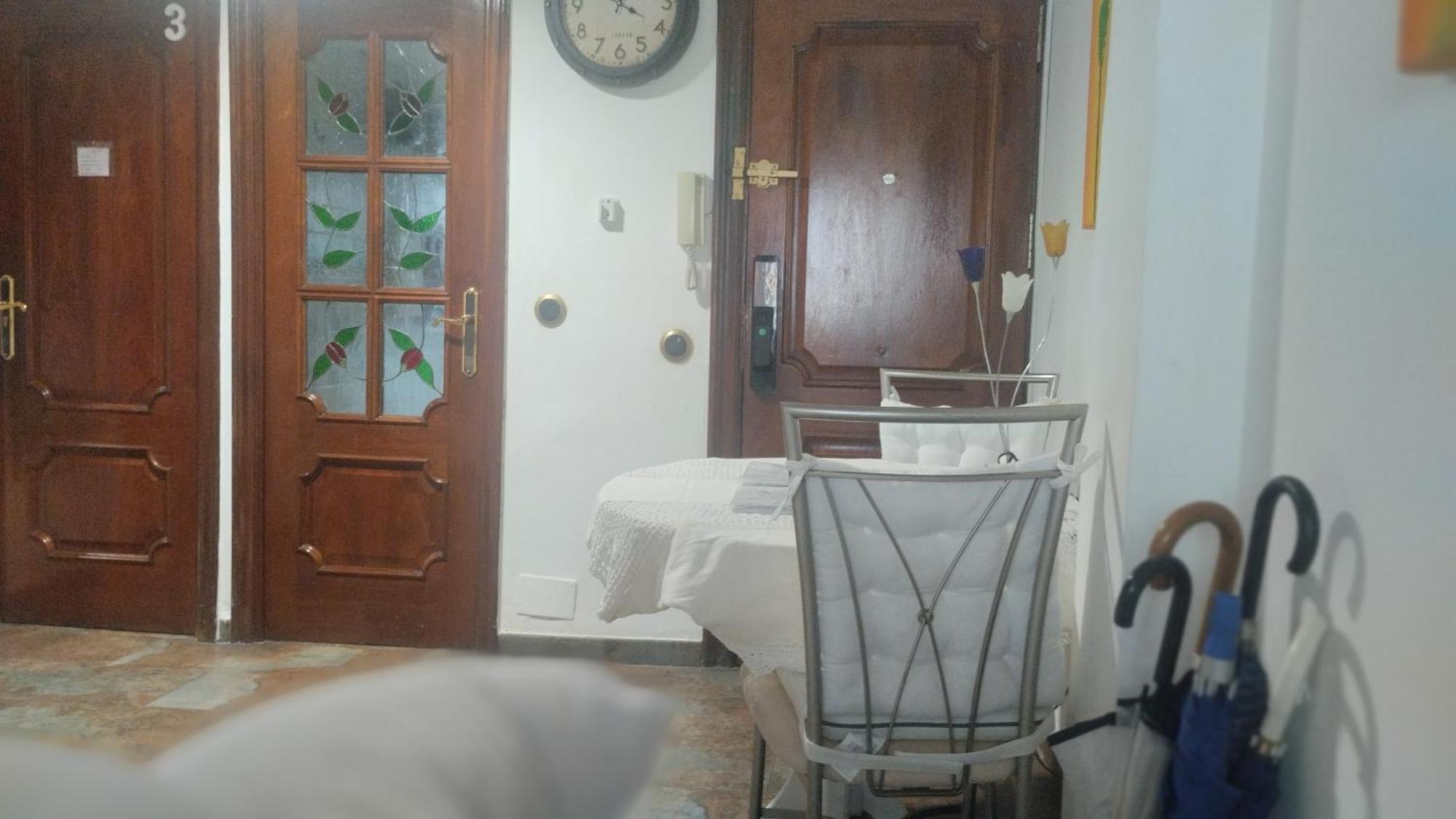 Habitaciones Individuales En Apartamento Madrid Kültér fotó