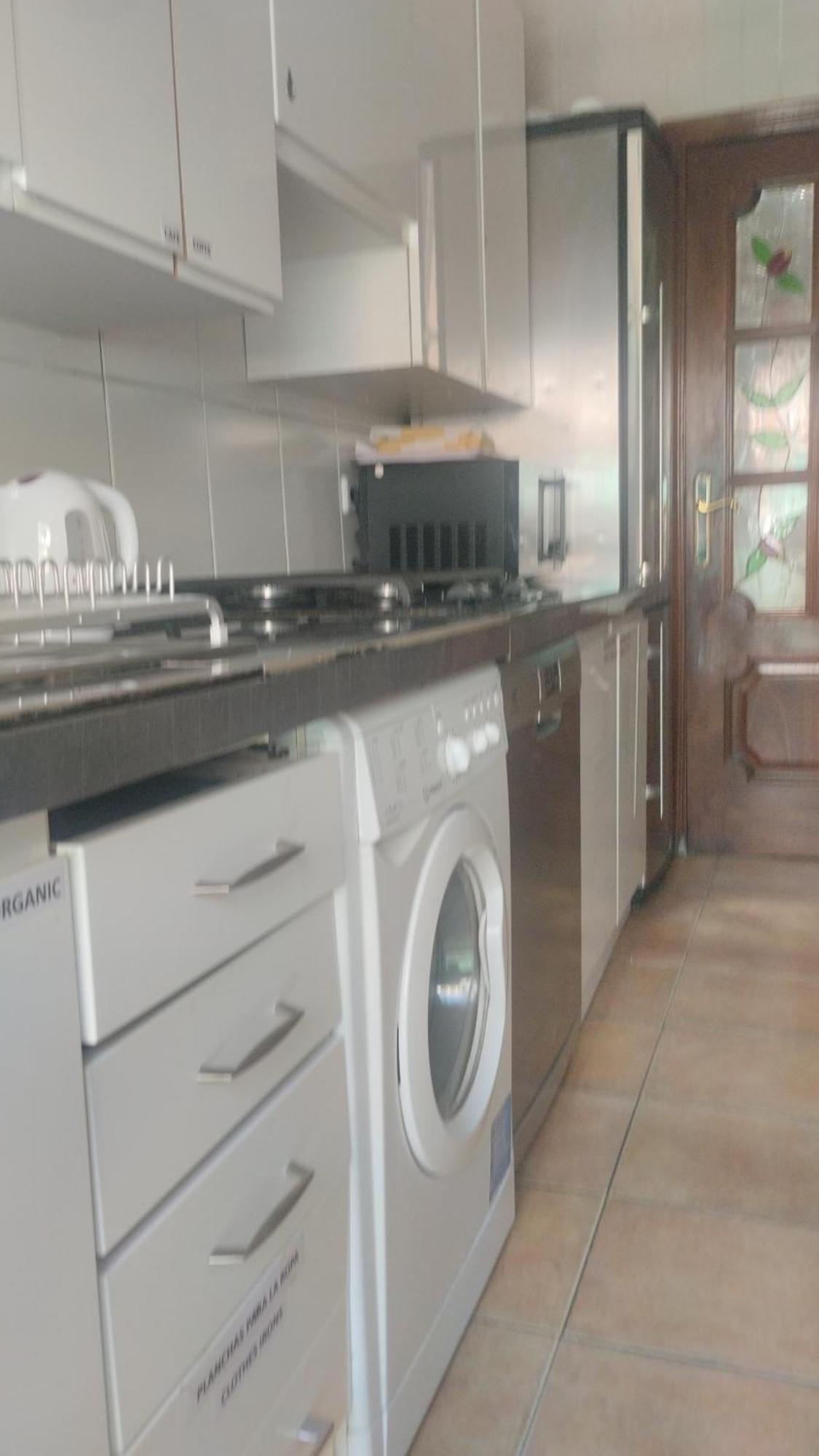 Habitaciones Individuales En Apartamento Madrid Kültér fotó